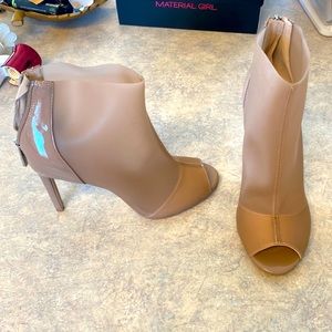 Like new Charles by Charles David nude light tan sheer booties! Size 9